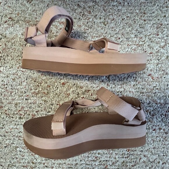 Teva Flatform Universal Sandal, Size 7, Pink - Picture 2 of 5